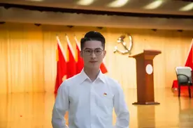 大学生入党很辛苦？辅导员：考编制的时候，才知道党员身份很幸福图片