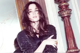 艾米莉：因口吃跟演戏结缘，屡次错过漫威角色，却依然扛起一片天图片