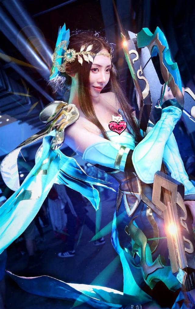 王者荣耀：你们的老婆虞姬到了，这肉腿屏幕都装不下