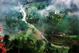 “天路”横空出世，既险又美，号称“中国之中”，引央视连连称赞图片