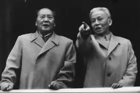 毛泽东最后一次会见刘少奇：嘱其“好好学习，保重身体”图片