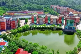 河南信阳2020高考再创佳绩，信阳高中高分喜人，县中成绩相当优异图片