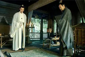 刘备是虚伪小人？回看《三国》——传统的正人君子，不该被颠覆图片