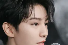 王俊凯越来越“丑”了图片