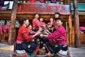 靠头发创造吉尼斯纪录，天下第一长发村，你知道在哪吗？图片