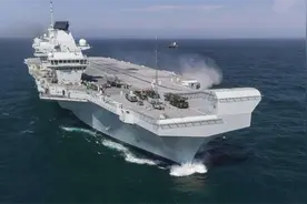 英航母刚进南海，就收到中方演习通告，还闯不闯12海里？英方犹豫图片
