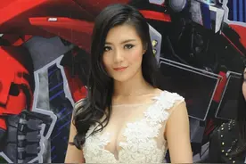 赵茜不愧是“毒菩萨”，穿蕾丝蛋糕裙藏不住丰润身材，冷艳又魅惑图片