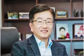 爱上一座城奉献一座城｜西安高新：30年30人•对话初心•致敬梦想三星（中国）总舵手黄河燮图片