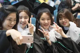 大四实习还要交学费？女生“神吐槽”学校火了，说出大学生心声图片