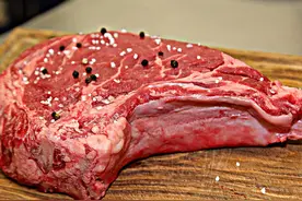 牛肉保鲜时，马上放冰箱就错了！大厨教您1招，吃着跟新鲜的一样视频封面