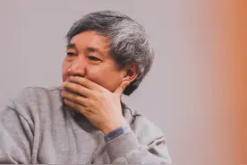 阎连科推出散文集《她们》为女性立像：尊重女性，是最好的赞美图片