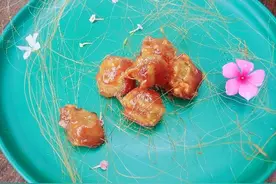 拔丝葡萄你吃过吗？大厨教2个窍门，葡萄不出水，拔丝酥脆不变形图片