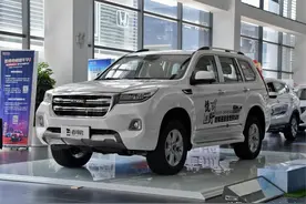 有四驱和自动挡的国产大吉普，走烂路很轻松，实拍哈弗H9图片