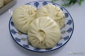 这包子太香了，三种食材做馅，春天新鲜好味道，现在吃正当时图片