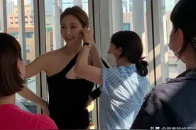 “62kg”玉珠铉普拉提减肥成功，衣服不合身告知自己已经瘦了图片