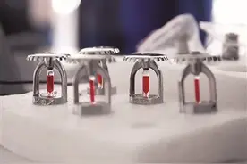 这个东西不是挂衣钩，已有人“误操作”！损失太大了图片