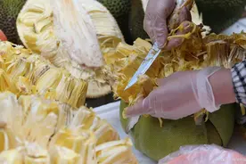 大家吃过这水果吗？果核比果肉好吃，不知道的真的是太可惜了图片