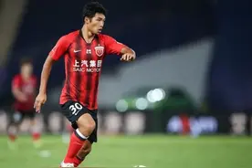 年仅16岁的上港小将贾博琰登场中超，赛后他这样说......图片