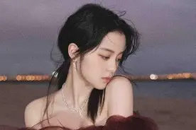 欧阳娜娜五岁时有多萌，走丢后被警察叔叔找回，留下珍贵合影图片