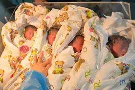 妻子大雪夜生下四胞胎，知道孩子性别后，爸爸：上辈子拯救了地球图片