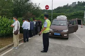 @鄂E64869、鄂N6DU20等车辆驾驶人，你们的违法被曝光！图片