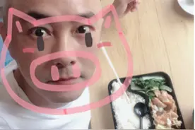 56岁张卫健与张茜同框，称已一年半没见面？结婚14年仍无儿女图片