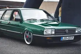 当年桑塔纳刚引入国内，德国大众建议售价8w，为何涨到18w天价？图片