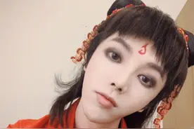 华晨宇cos哪吒：我是小妖怪，逍遥又自在图片