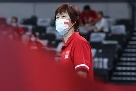 郎平卸任中国女排主教练 回顾八年执教经历图片