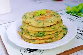 芹菜叶子别扔，加入两个鸡蛋做成芹菜叶蛋饼，营养又好吃图片