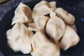 土豆别再炒了，学我包成土豆饺子，咬一口满嘴香，饭店都吃不到图片