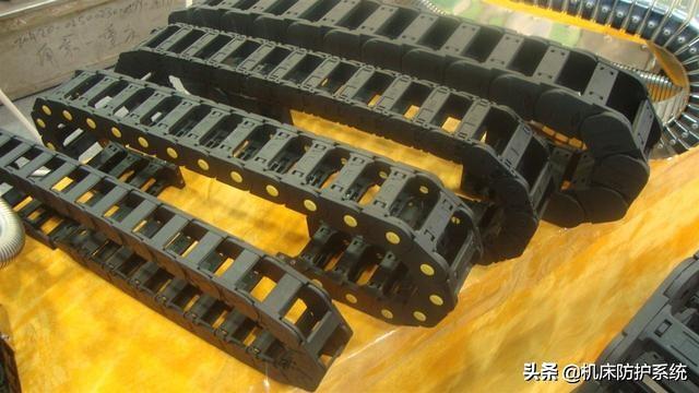 拖链型号详细尺寸「尼龙拖链型号看哪」