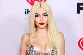 Ava Max 说客套话被网友揭穿，竟然不认识Elton John图片