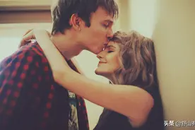 男人“爱上”女人的时候，总会有这么4种感觉，着迷到了极致图片