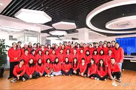 决定了，今天的“C”位留给我们自己图片