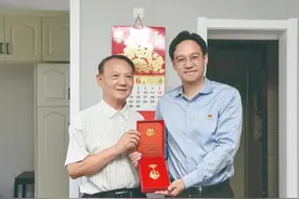 溧阳市四套班子领导开展“七一”慰问活动图片