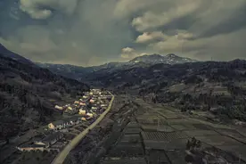青城山别墅，成都中产阶级的执念与哀伤图片