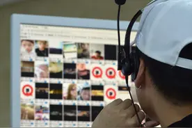 经常偷看不良网站，手机又出现4种“征兆”，说明你可能被监听了图片