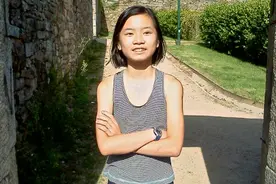 2013年，华裔女孩在西班牙寄养家庭遇害，揭开高知养父母虚伪面纱图片