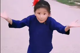 左脚变形坚持跳舞，山东7岁女孩出院，左脚已恢复正常形状图片