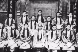 红灯照首领林黑儿的遗体被做成标本在欧洲展览，义和团失败后图片