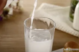 伊利蒙牛光明巴氏奶全线促销 你会pick谁？图片