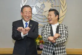 在联合国跳舞，两月疯狂“恰饭”150亿，风靡全球的鸟叔今何在图片