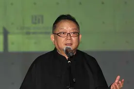 王刚到底有多富？光住的地方，普通人连厕所都买不起图片