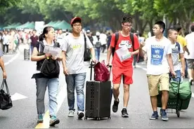 高校开学家长不得入校！疫情下的开学季，家长这样做，孩子更安全图片