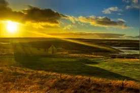 四子王旗   《草原上升起不落的太阳》创作背景图片