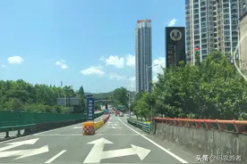 自驾游三峡大坝过三峡专用公路 路上风景独好图片