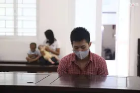 可怜！越南12岁女孩多次被亲生母亲虐待，并被继父性侵图片
