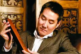 海岩：警察跨行写作，一夜成名，封笔转投收藏圈，风生水起图片