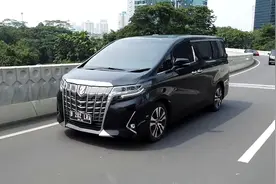 40万的丰田埃尔法，为何能卖到100多万？羡慕香港的价钱图片